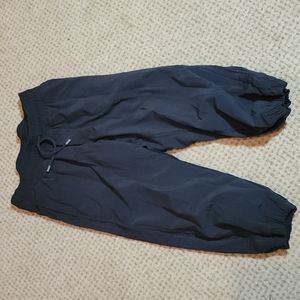 Black Ivivva crop studio pant size 10